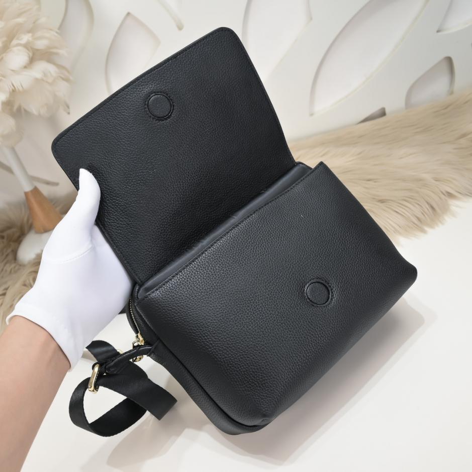 L’ultima borsa a tracolla da uomo di Gucci