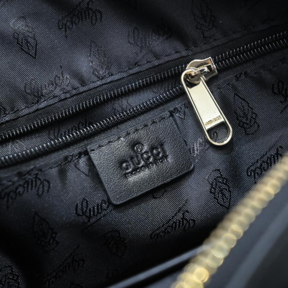 L’ultima borsa a tracolla da uomo di Gucci