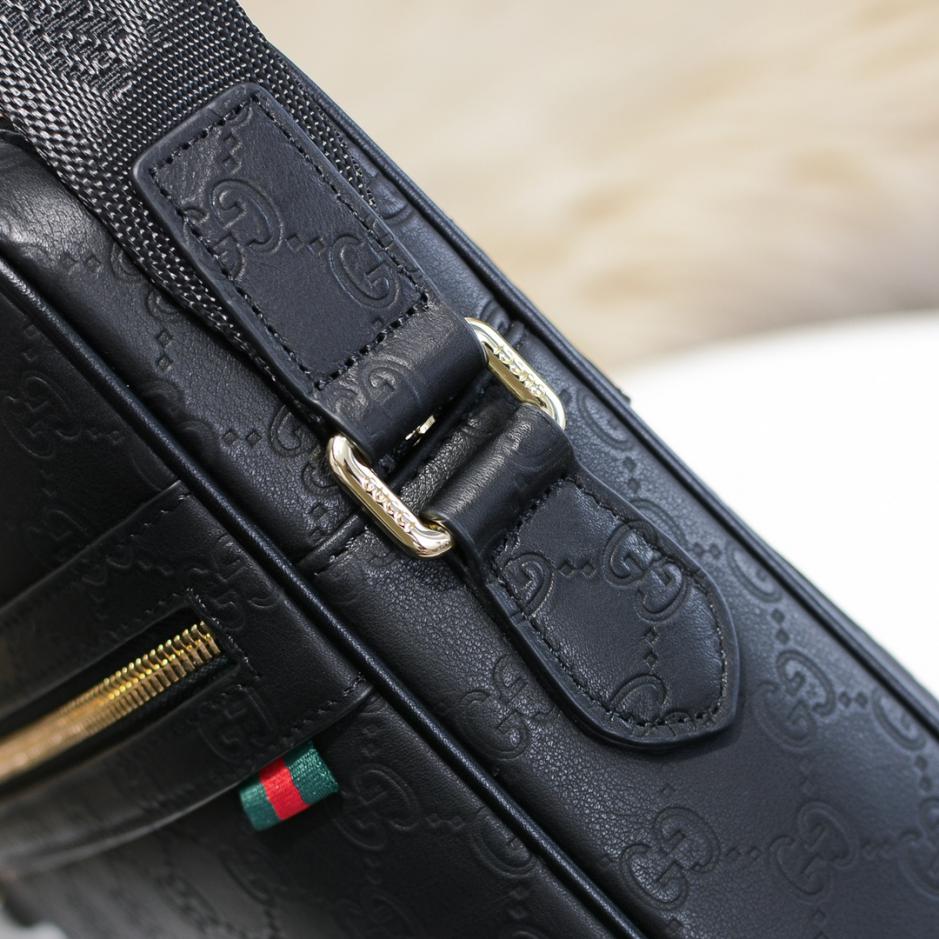 L’ultima borsa a tracolla da uomo di Gucci