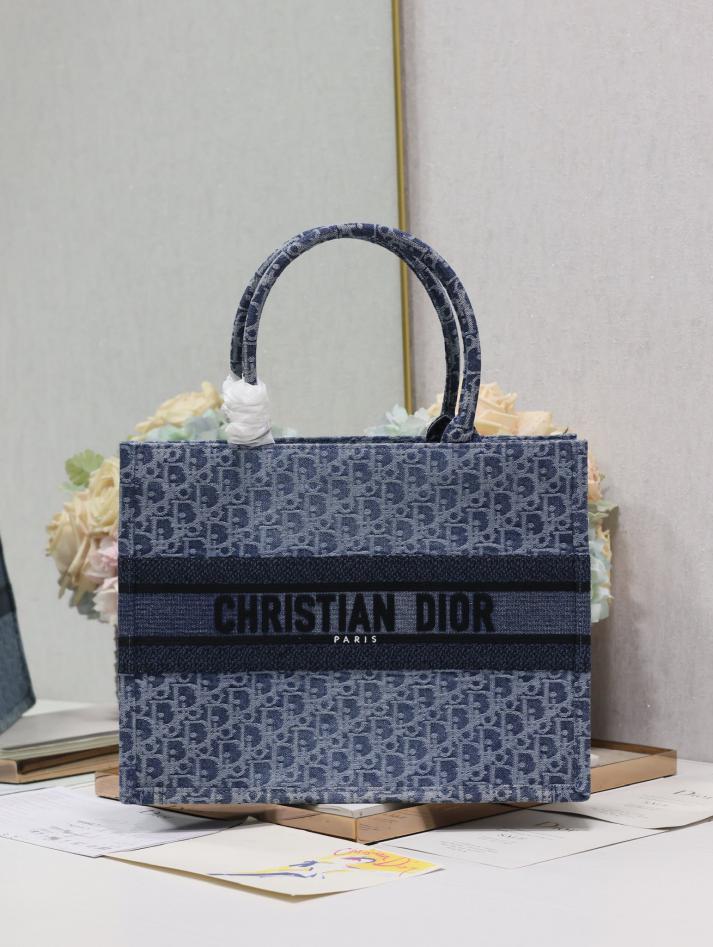 CHRISTIAN DIOR Medium Dior Book Tote