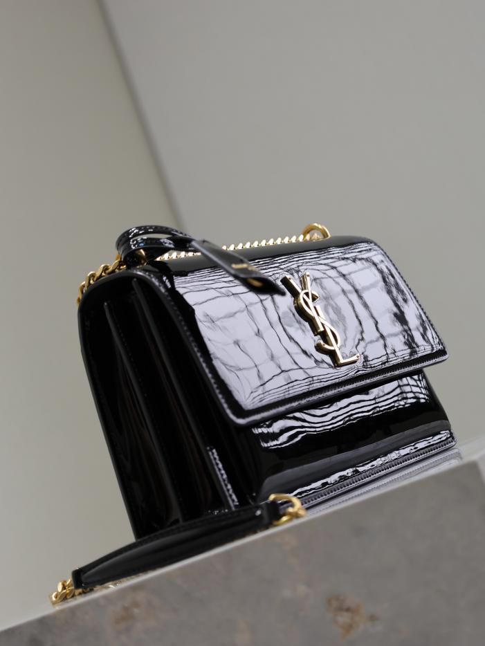 SAINT LAURENT pelle verniciata nera con fibbia dorata·sunset 22 cm tramonto