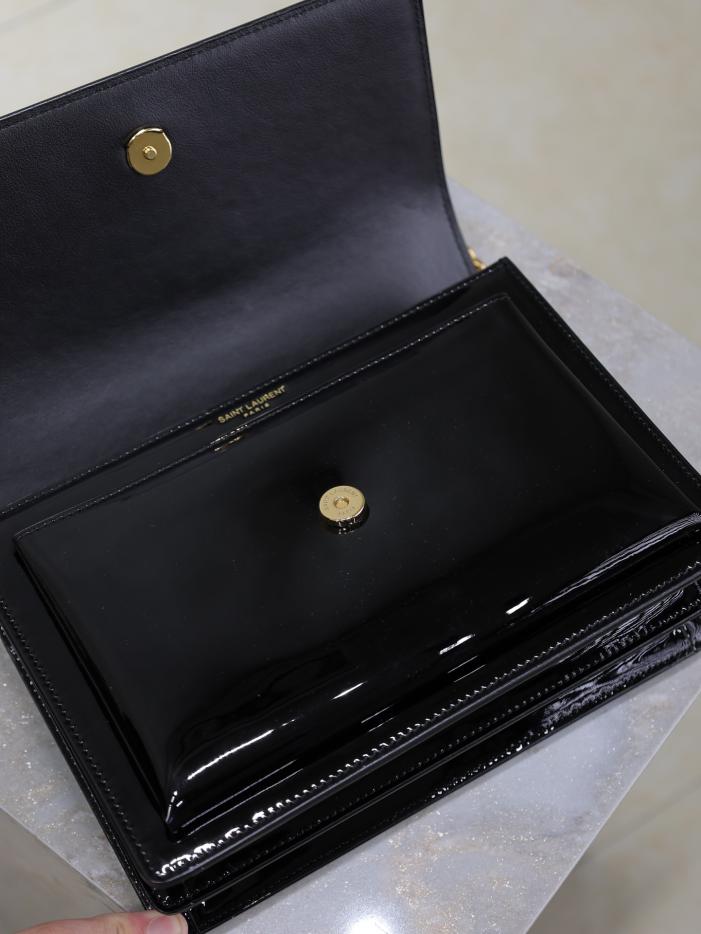 SAINT LAURENT pelle verniciata nera con fibbia dorata·sunset 22 cm tramonto