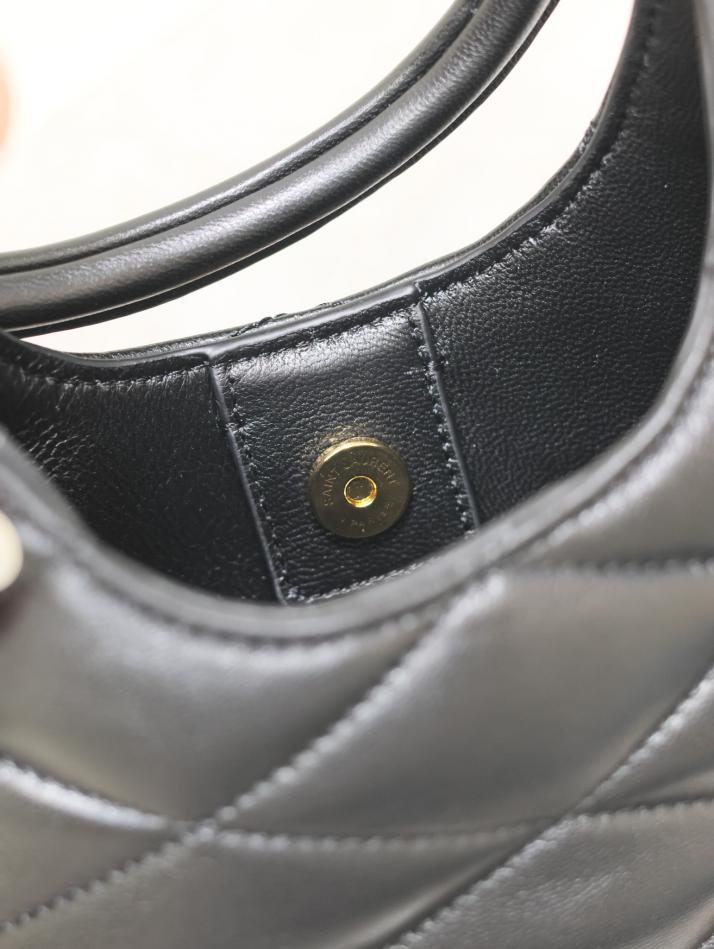 SAINT LAURENT Borsa a tracolla hobo sottobraccio Sade