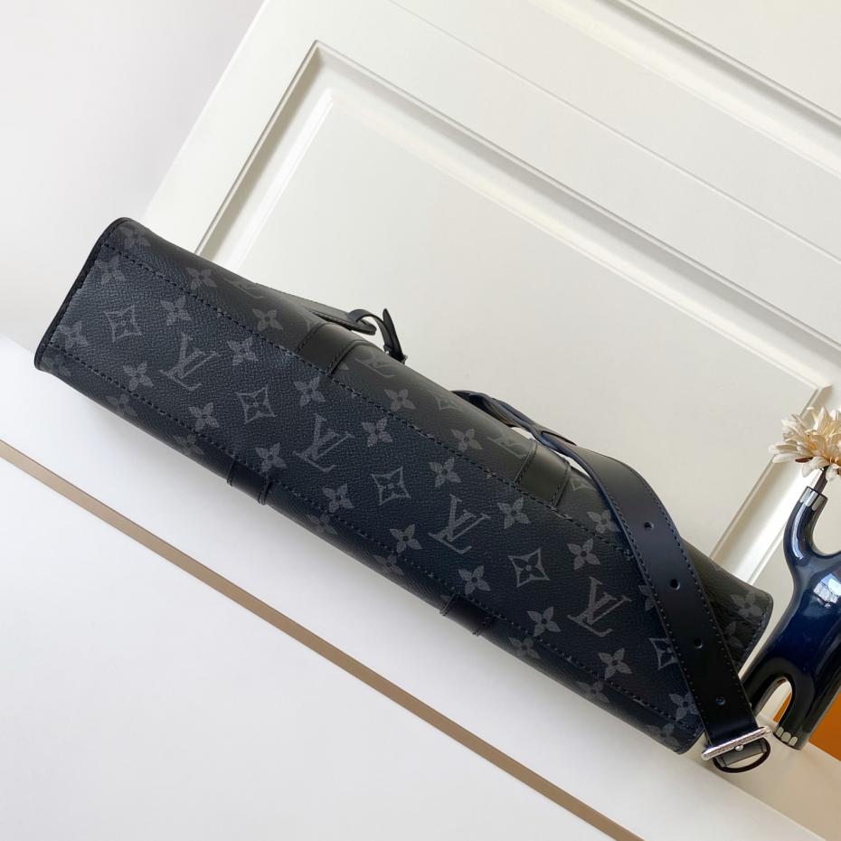 M11742 Versione con chip dinamico fiore nero La pelle è autentica qualità francese di grado A