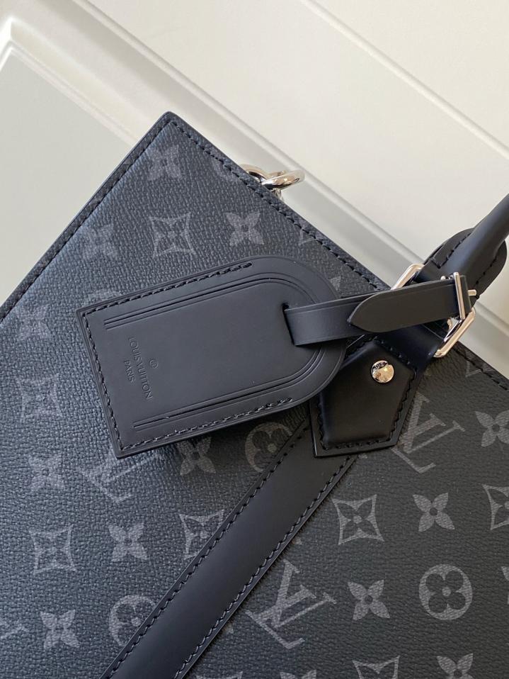 M11742 Versione con chip dinamico fiore nero La pelle è autentica qualità francese di grado A