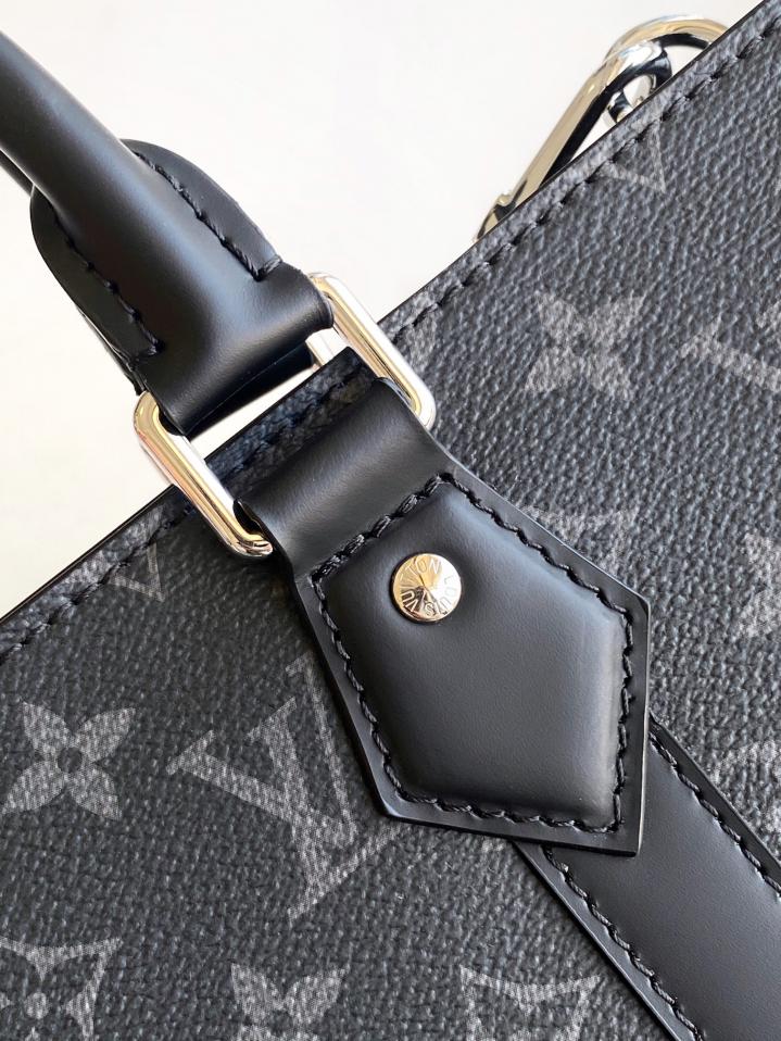 M11742 Versione con chip dinamico fiore nero La pelle è autentica qualità francese di grado A