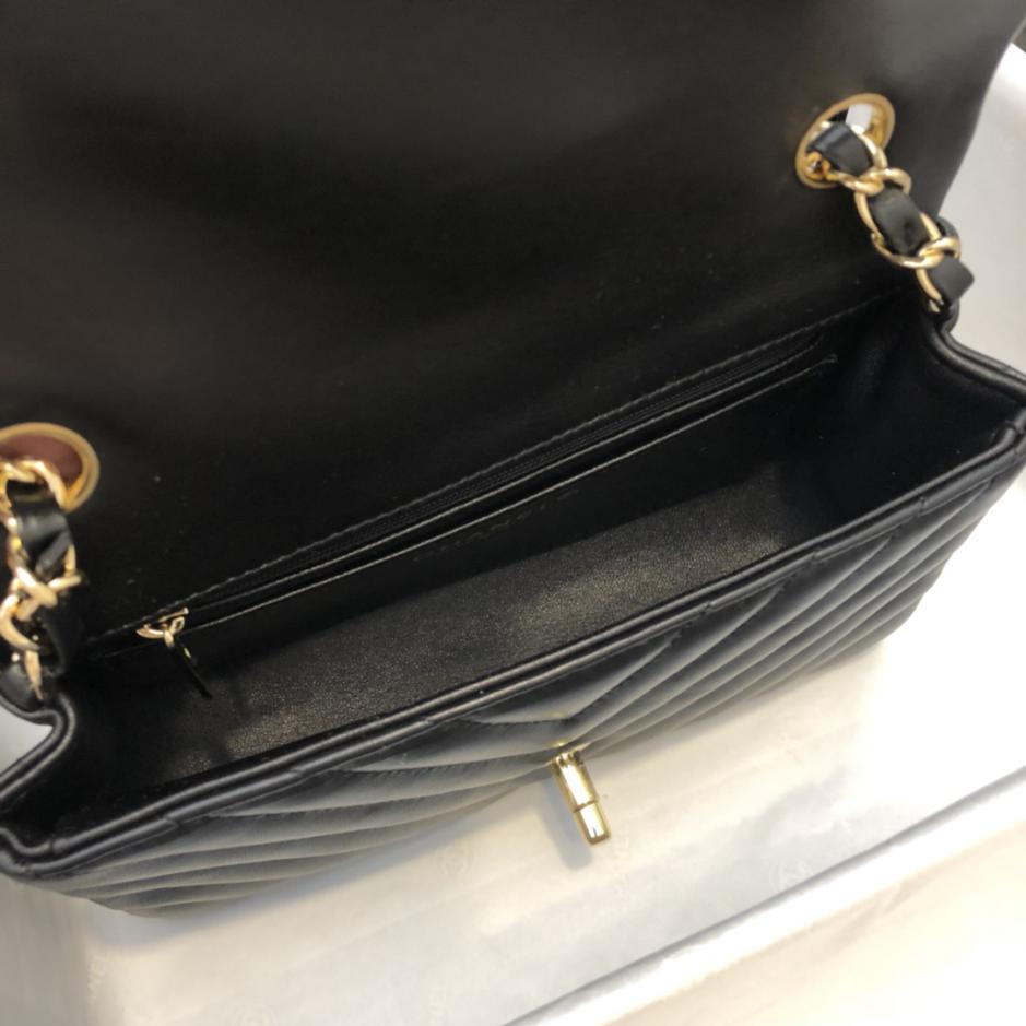 Fibbia a doppia C in pelle di pecora importata originale Chanel