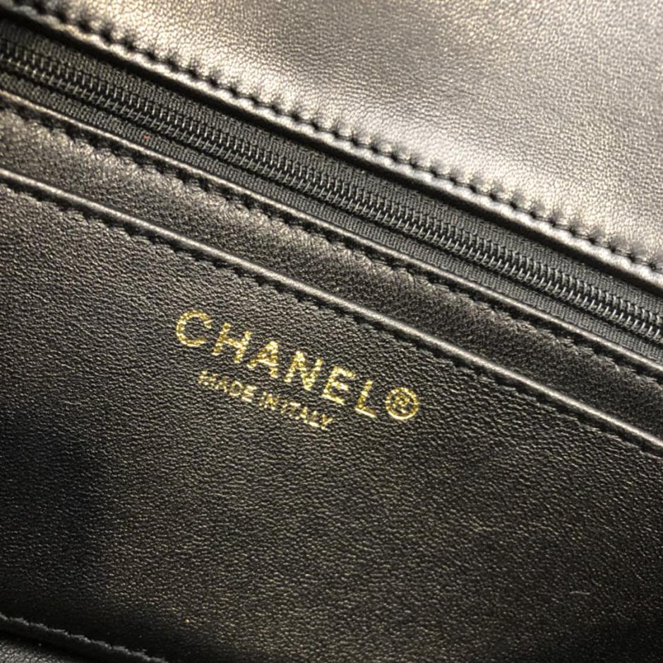 Fibbia a doppia C in pelle di pecora importata originale Chanel