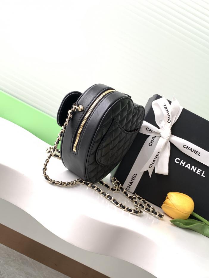 Serie d’amore primaverili ed estive di Chanel