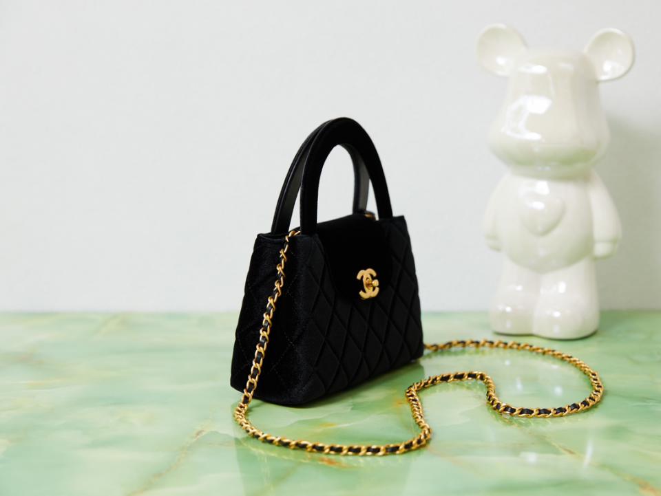 Borsa Chanel Kelly con manico in velluto