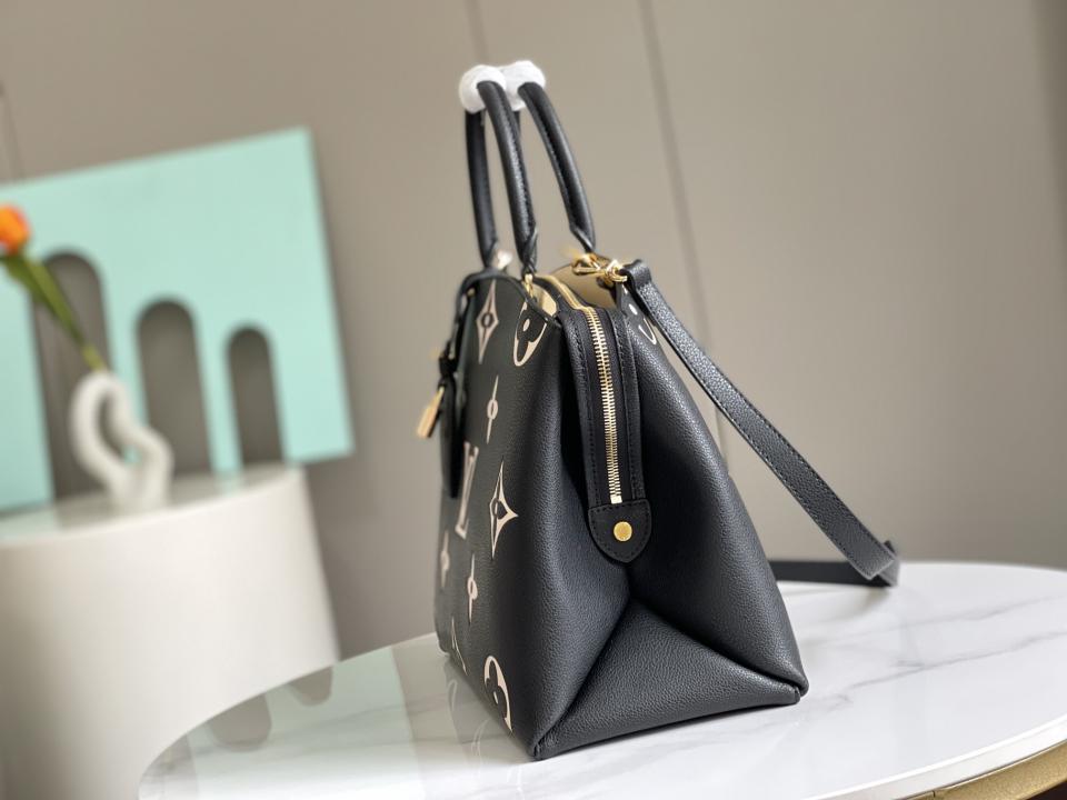 Chip dinamico dello strato superiore Louis Vuitton M45842M45811 Questa borsa Grand Palais (AC96).