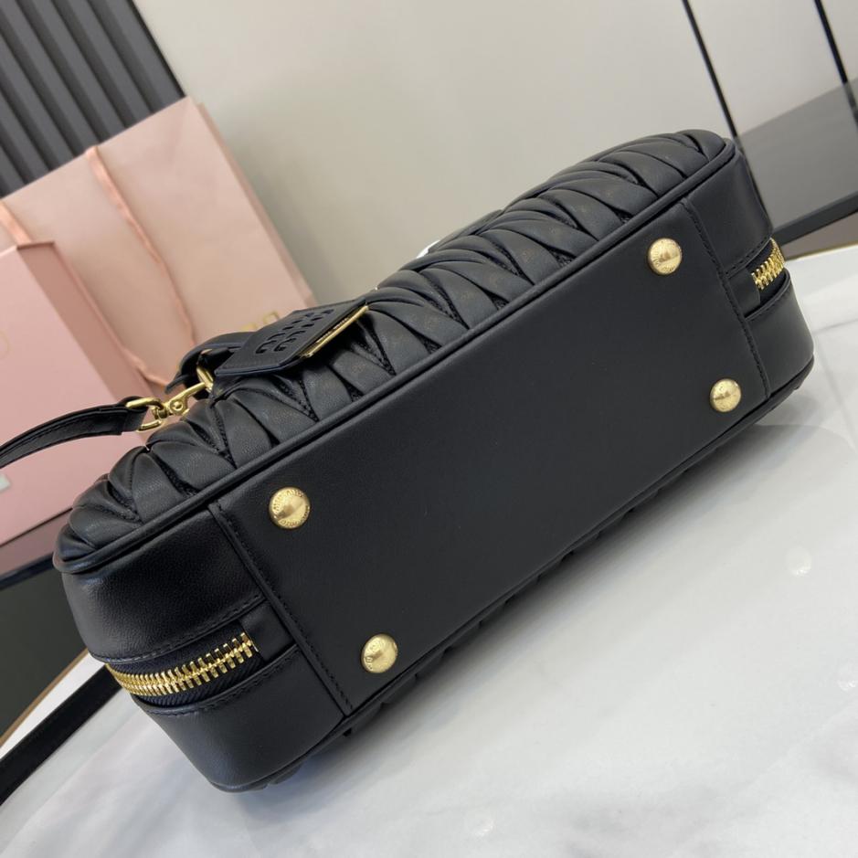 Con set completo di confezioni originali da banco” MIU MIU Arcadie Matelasse borsa a tracolla in pelle di pecora media 27 cm