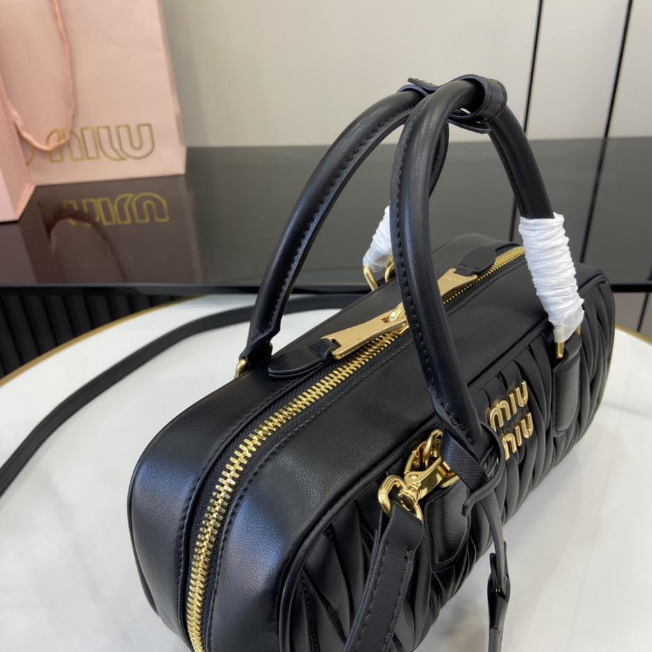 Con set completo di confezioni originali da banco” MIU MIU Arcadie Matelasse borsa a tracolla in pelle di pecora media 27 cm