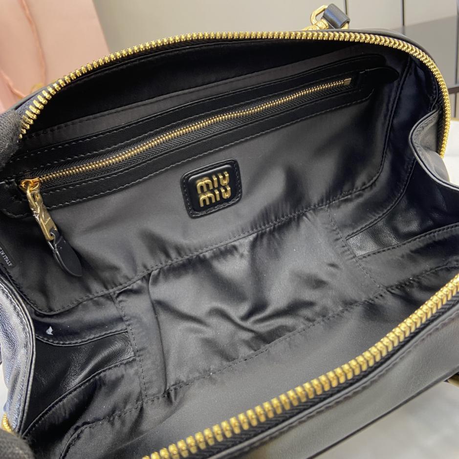 Con set completo di confezioni originali da banco” MIU MIU Arcadie Matelasse borsa a tracolla in pelle di pecora media 27 cm