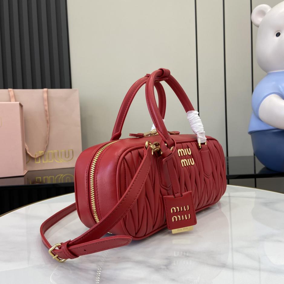 Con set completo di confezioni originali da banco” MIU MIU Arcadie Matelasse borsa a tracolla in pelle di pecora media 27 cm