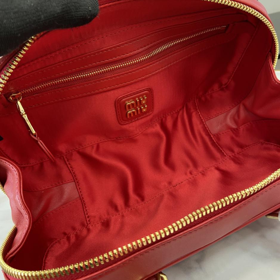 Con set completo di confezioni originali da banco” MIU MIU Arcadie Matelasse borsa a tracolla in pelle di pecora media 27 cm