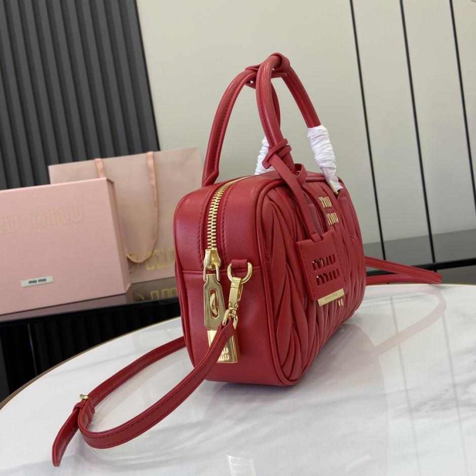 Con set completo di confezioni originali da banco” Borsa a tracolla da bowling media MIU MIU Arcadie Matelasse in pelle di pecora