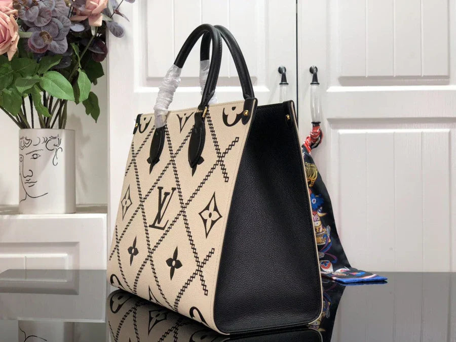 Louis Vuitton Onthego MM in Tela Monogram