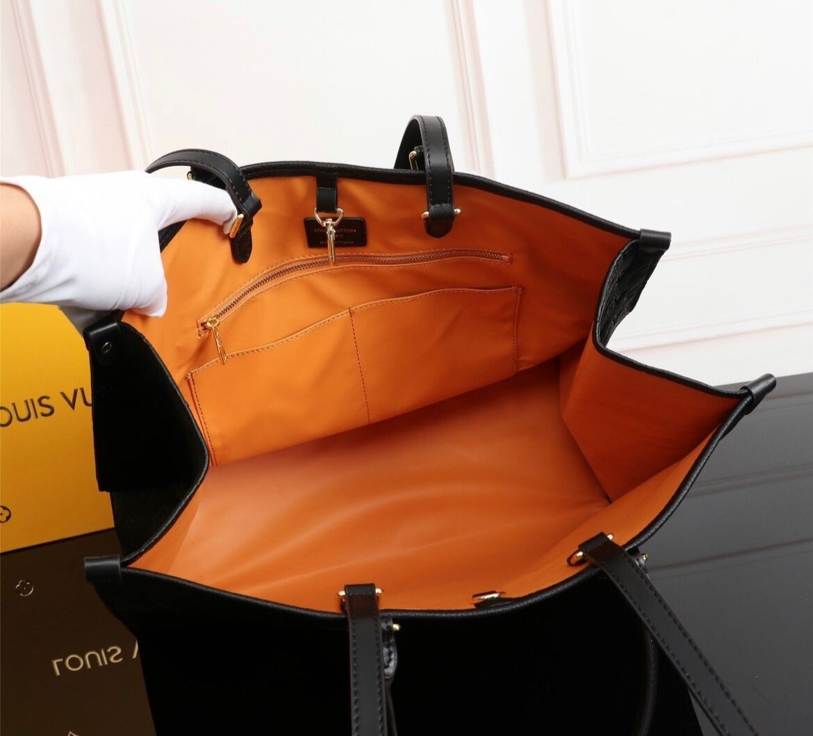 Louis Vuitton OnTheGo MM in Pelle Monogram Empreinte - Nero