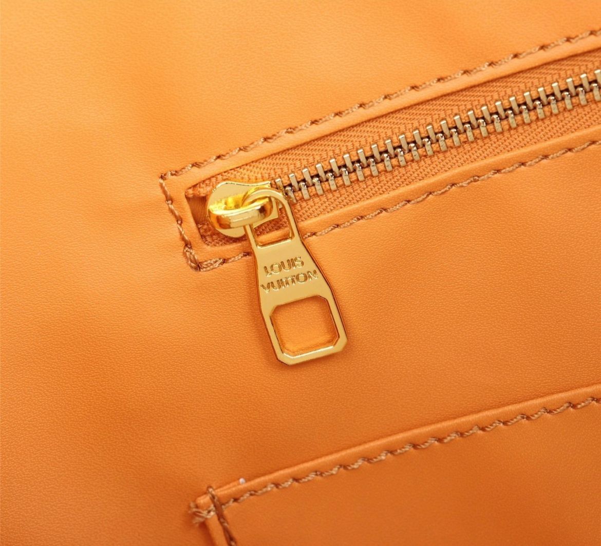 Louis Vuitton OnTheGo MM in Pelle Monogram Empreinte - Nero