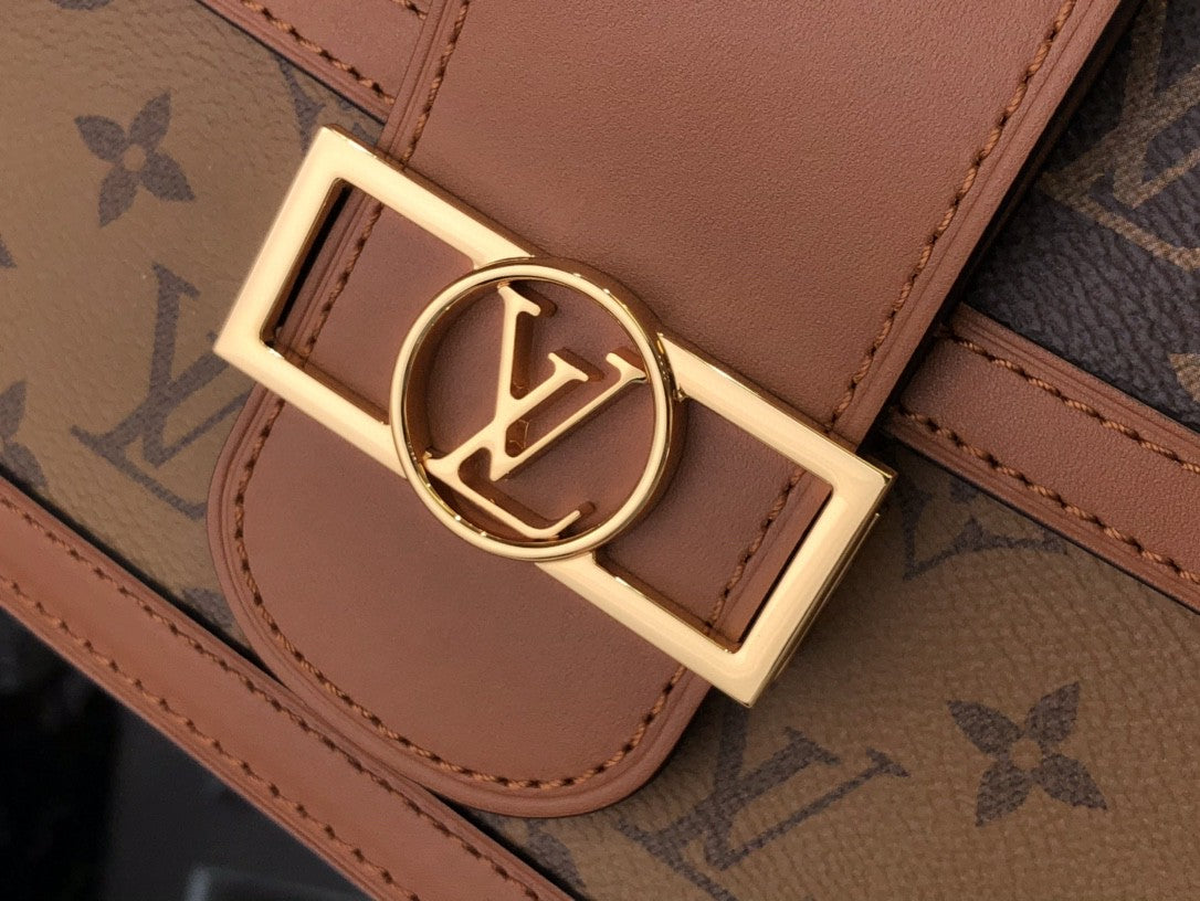 Louis Vuitton Dauphine MM in Tela Monogram e Monogram Reverse