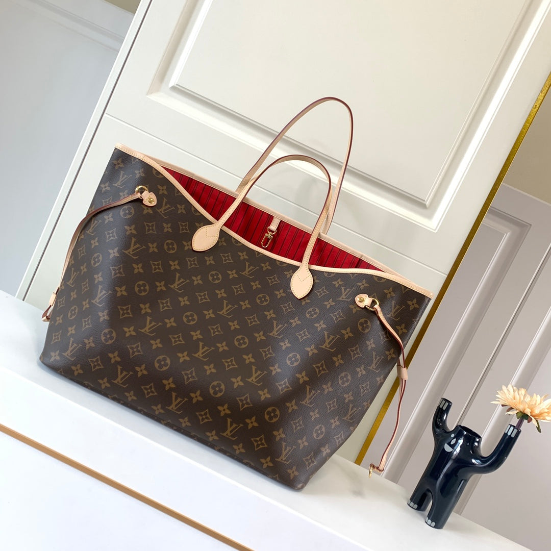 Louis Vuitton Borsa Neverfull MM in Tela Monogram - Rosso Ciliegia