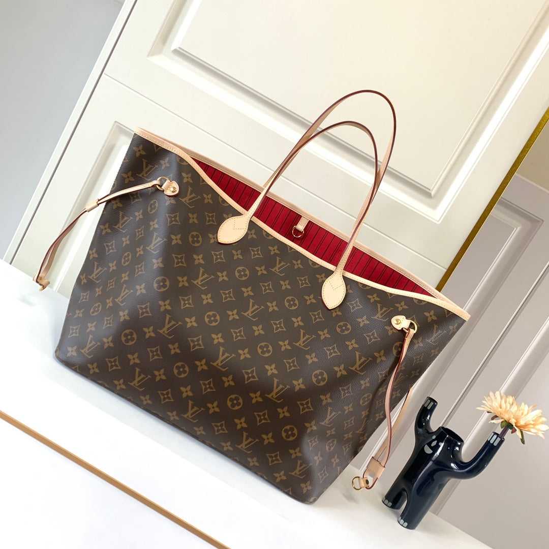 Louis Vuitton Borsa Neverfull MM in Tela Monogram - Rosso Ciliegia