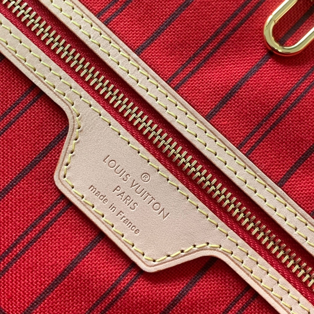 Louis Vuitton Borsa Neverfull MM in Tela Monogram - Rosso Ciliegia