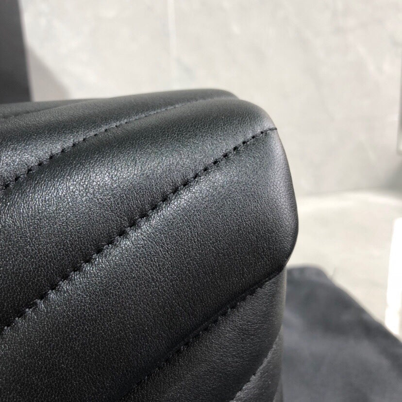 Yves Saint Laurent Loulou Toy in Pelle Trapuntata