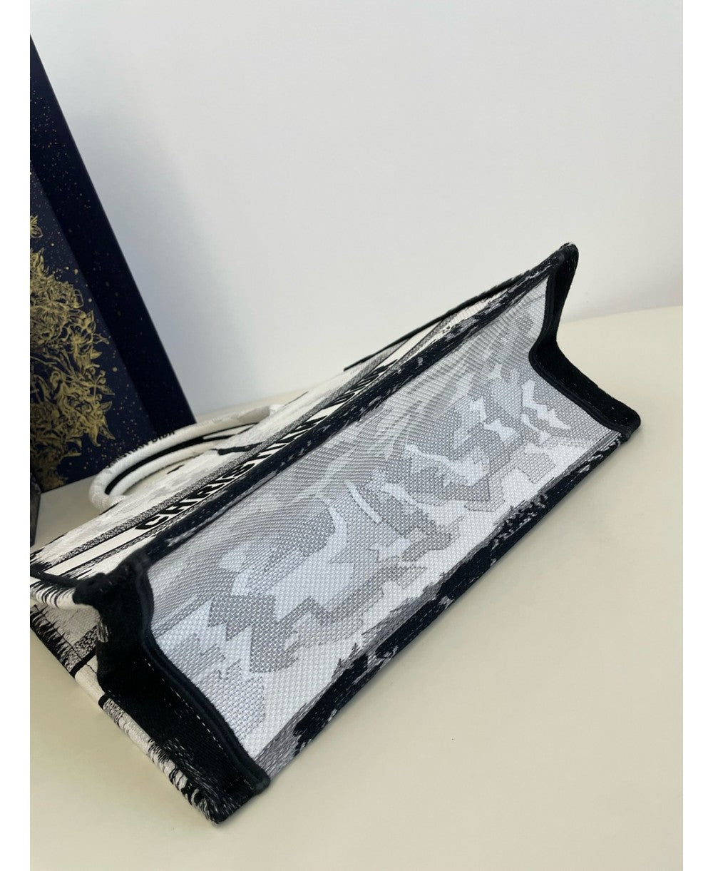 CHRISTIAN DIOR Medium Dior Book Tote
