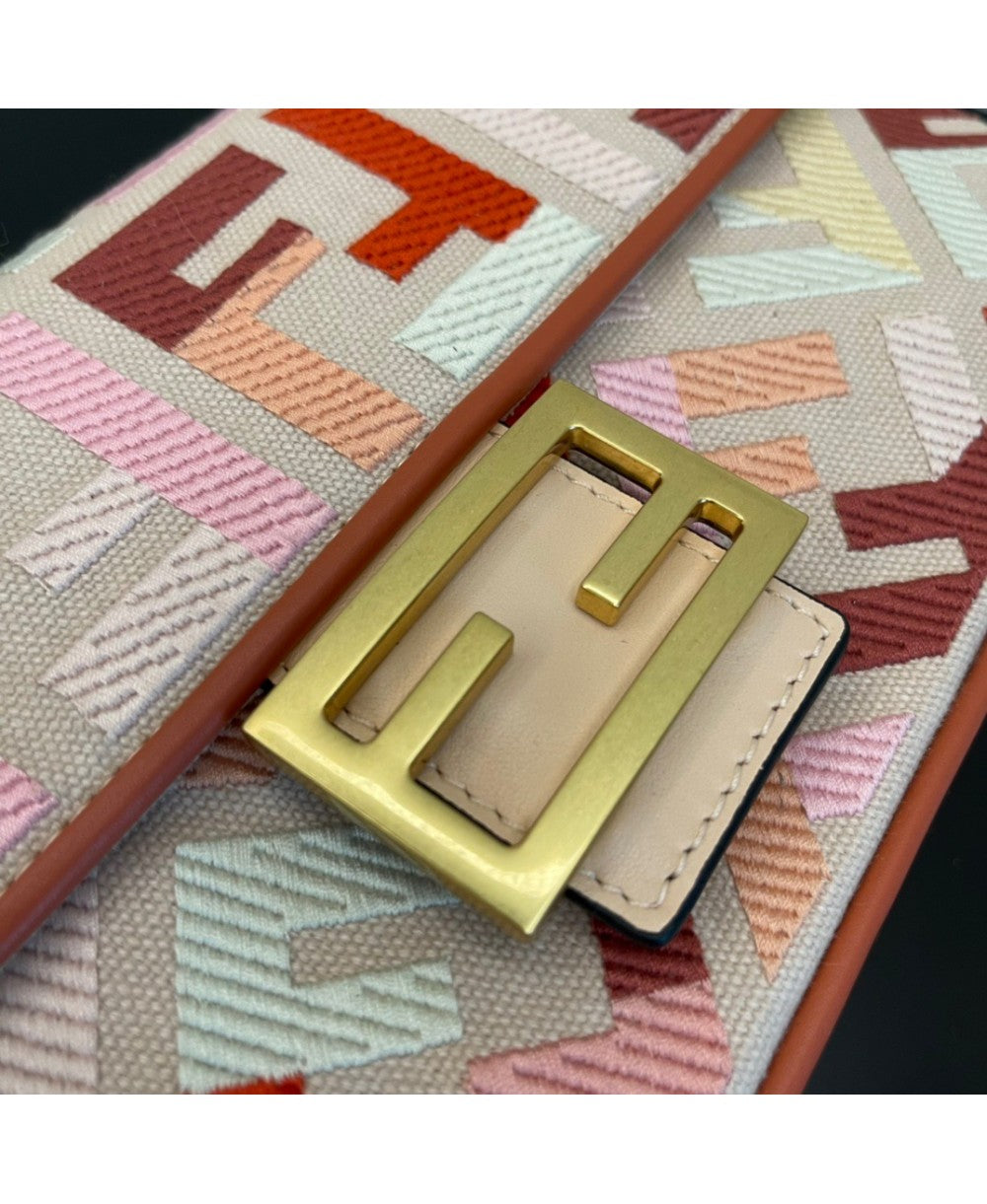 Baguette FENDI