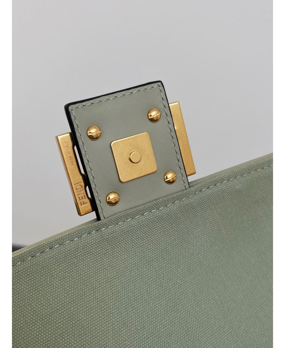 FENDI Baguette