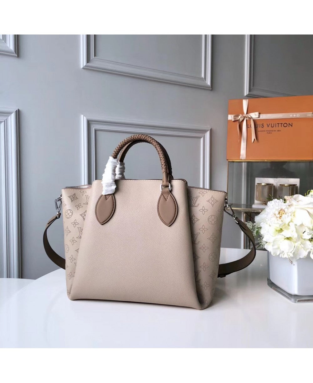 Louis Vuitton Borsa Haumea in Pelle Traforata Mahina - Beige