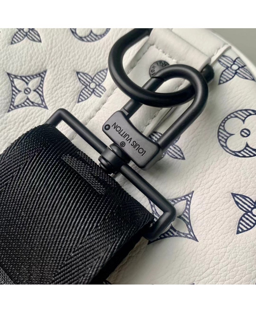 Louis Vuitton Keepall Bandoulière 50 in Pelle Monogram Shadow - Bianco e Blu Navy