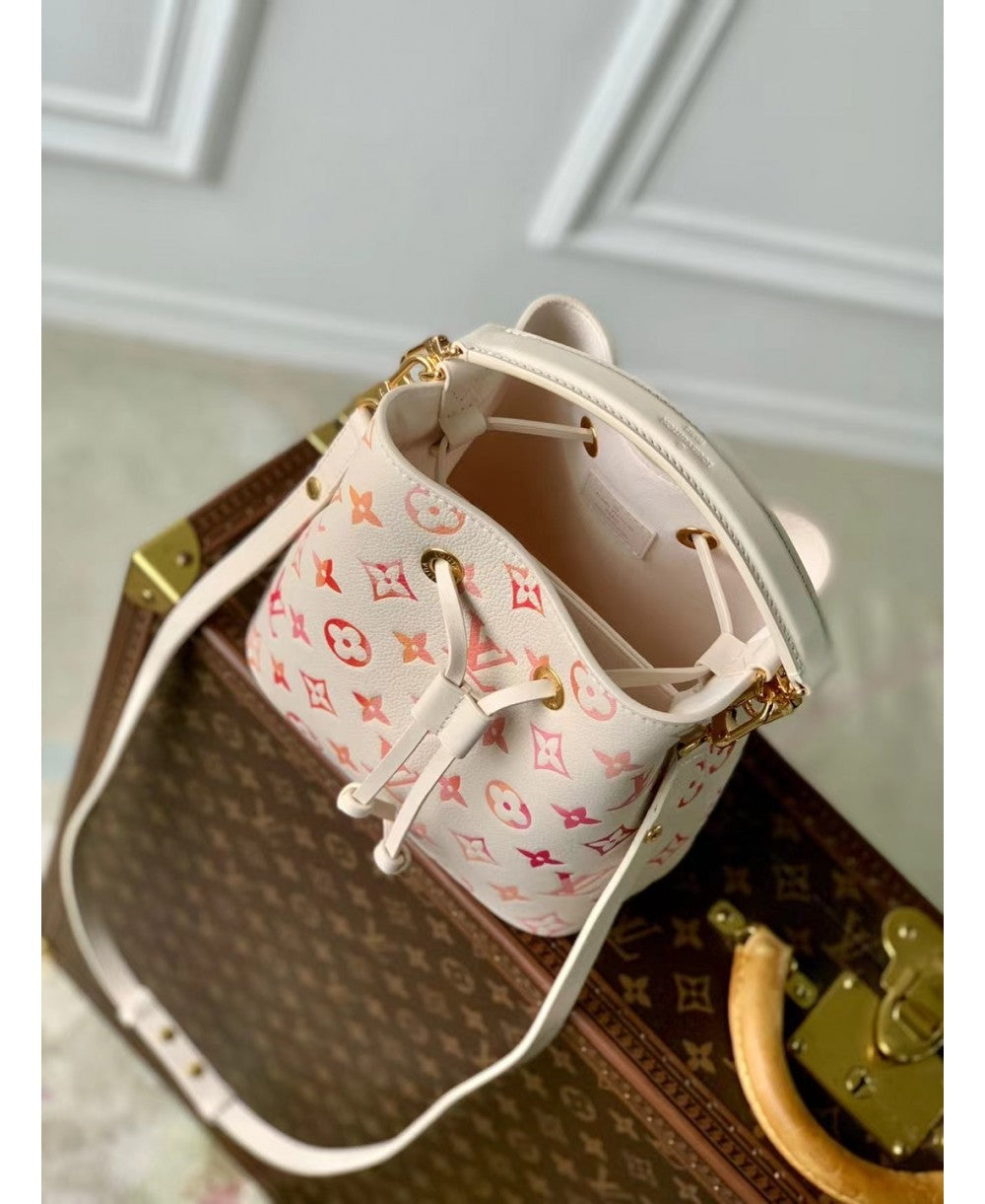 Louis Vuitton Néonoé BB in Pelle Monogram Empreinte