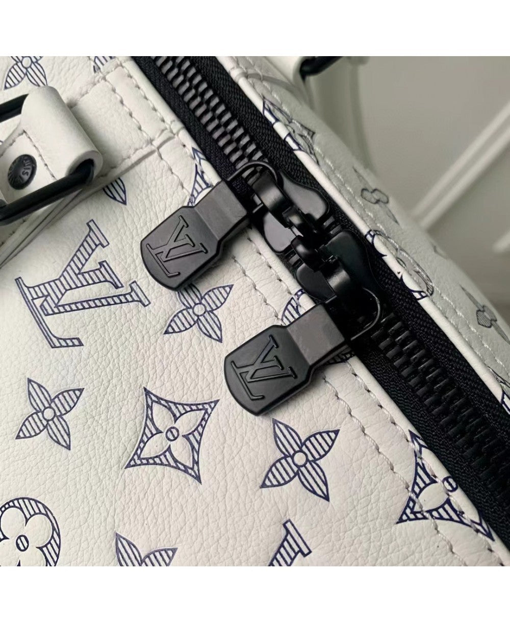 Louis Vuitton Keepall Bandoulière 50 in Pelle Monogram Shadow - Bianco e Blu Navy