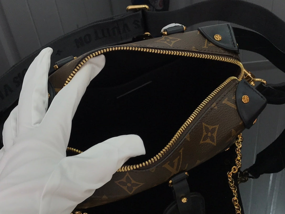 Louis Vuitton Petite Malle Souple - Edizione LV Match